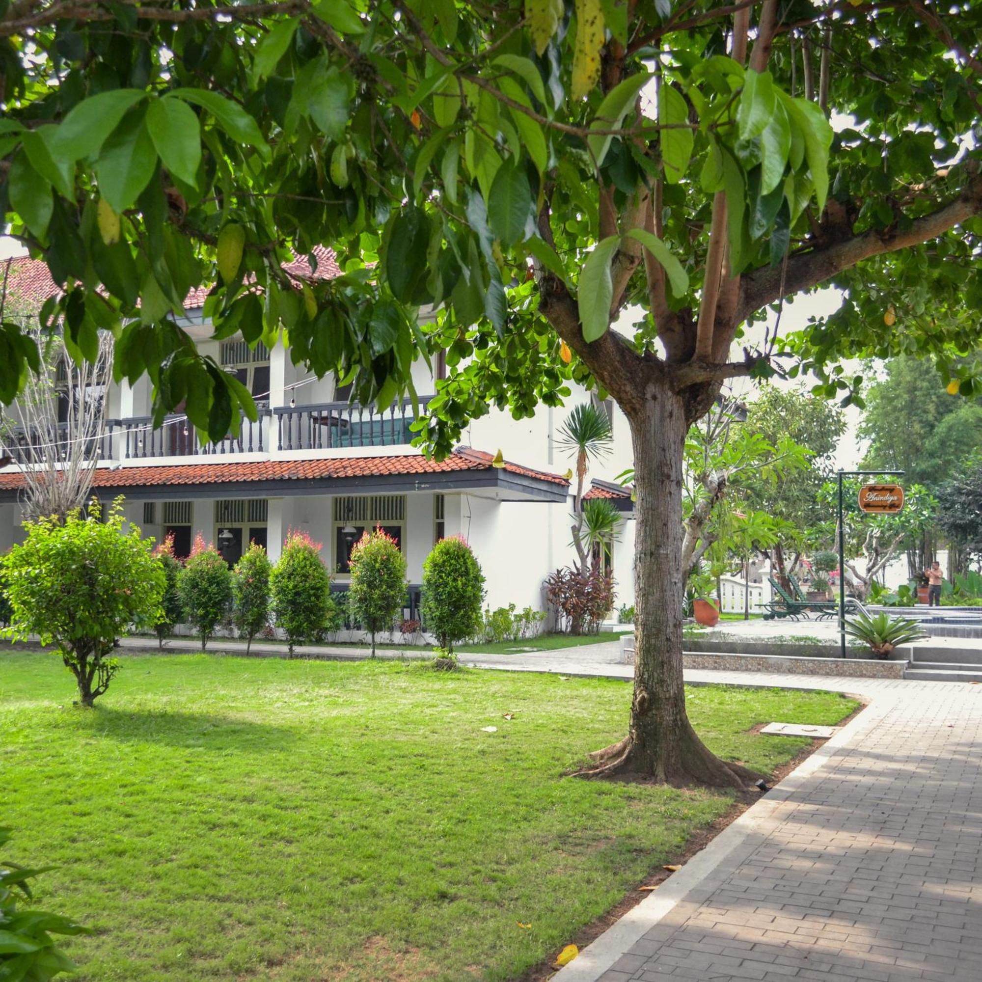 יוגיאקרטה Royal Brongto Hotel מראה חיצוני תמונה