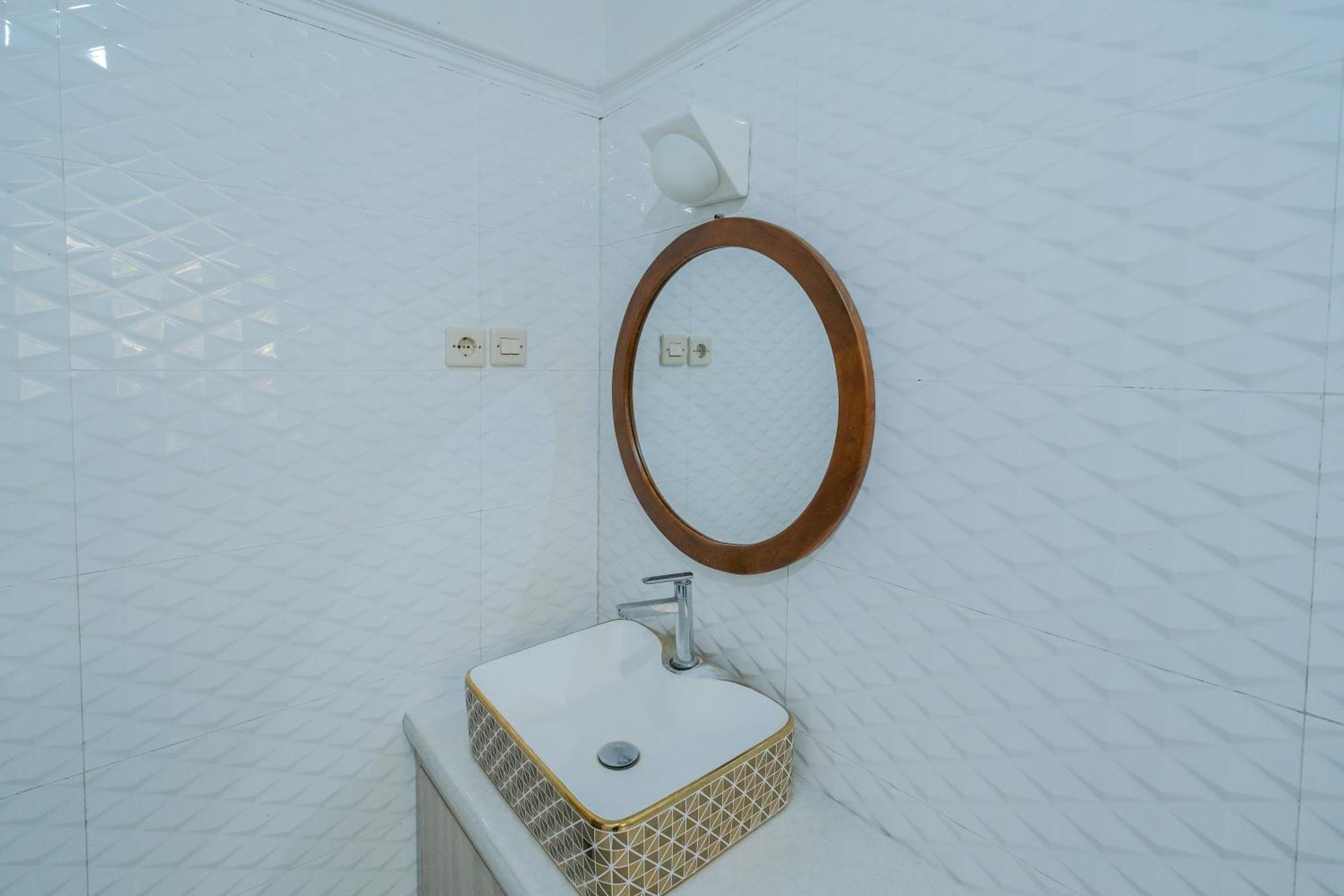 יוגיאקרטה Royal Brongto Hotel מראה חיצוני תמונה
